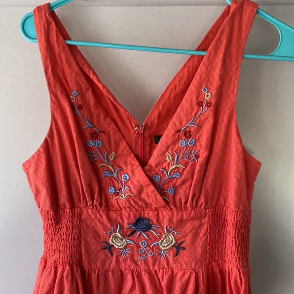 V Neck Floral Dress - Picture 2 of 4